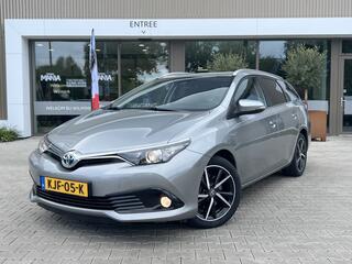toyota-auris-touring-sports-1.8-hyb
