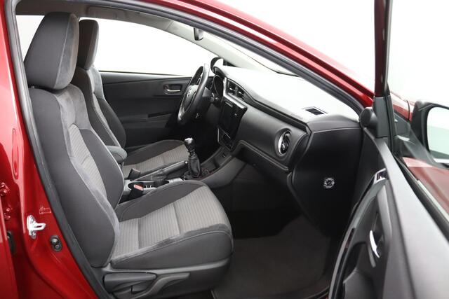 Toyota AURIS 1.2T Energy Plus | Trekhaak | Parkeersensoren en Camera Achter | Navigatie | Keyless Entry |