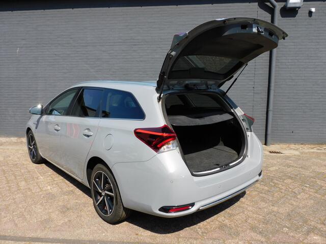 Toyota AURIS Touring Sports 1.8 Hybrid Dynamic Ultimate 1e EIGENAAR! DEALER ONDERHOUDEN! STOELVERW! CAMERA! BLUETOOTH! NAVI! CLIMA! CRUISE!