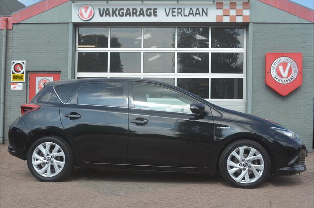 Toyota AURIS Touring Sports 1.8 Hybrid Dynamic Go