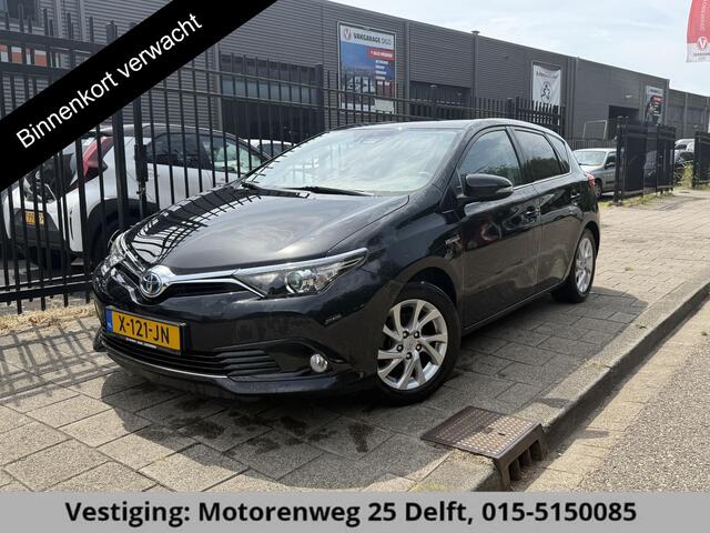 Toyota AURIS 1.8 Hybrid Executive . GARANTIE TOT 02-2029 . STOEL VERWARMING . NAVIGATIE . CRUISE CONTROL .