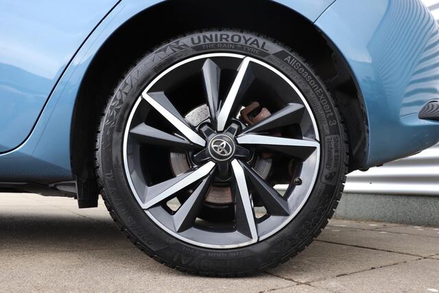 Toyota AURIS 1.8 Hybrid Volcano Edition, Climate & Cruise control, NAVI, Dealer onderhouden!