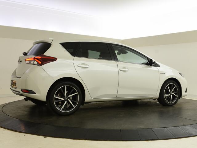 Toyota AURIS 1.8 Hybrid Dynamic | Navigatie | DAB | Allseasons