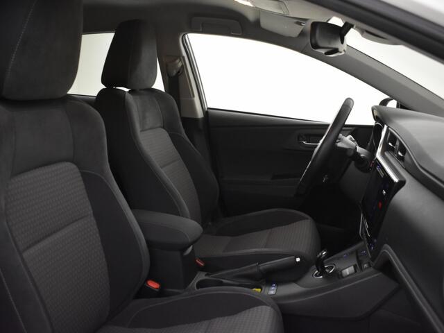 Toyota AURIS 1.8 Hybrid Dynamic | Navigatie | DAB | Allseasons