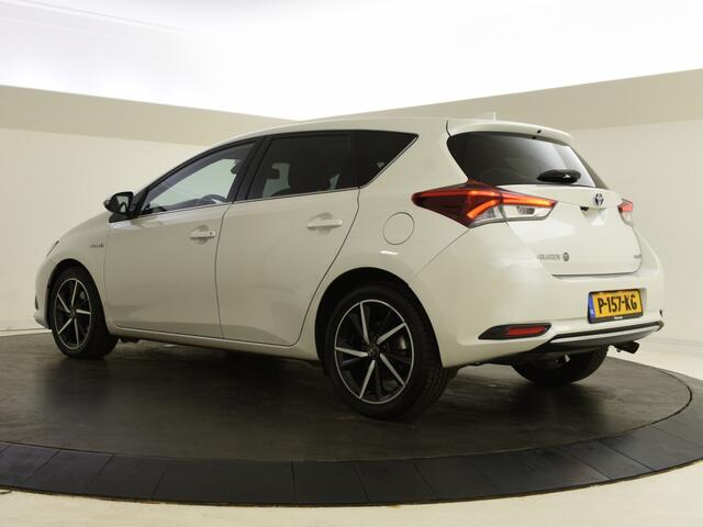 Toyota AURIS 1.8 Hybrid Dynamic | Navigatie | DAB | Allseasons