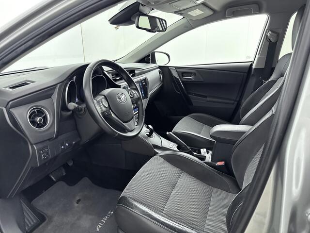 Toyota AURIS Touring Sports 1.8 Hybrid Executive | Parkeersensoren V+A | Stoelverwarming | Onderweg-naar-dealer