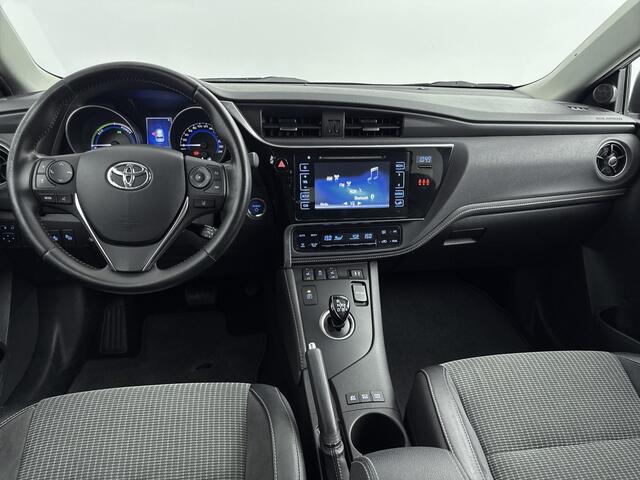 Toyota AURIS Touring Sports 1.8 Hybrid Executive | Parkeersensoren V+A | Stoelverwarming | Onderweg-naar-dealer