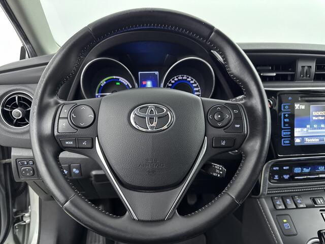 Toyota AURIS Touring Sports 1.8 Hybrid Executive | Parkeersensoren V+A | Stoelverwarming | Onderweg-naar-dealer
