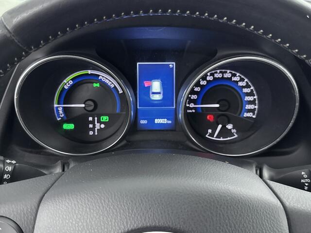 Toyota AURIS Touring Sports 1.8 Hybrid Executive | Parkeersensoren V+A | Stoelverwarming | Onderweg-naar-dealer