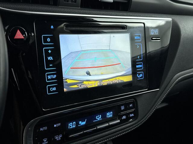 Toyota AURIS Touring Sports 1.8 Hybrid Executive | Parkeersensoren V+A | Stoelverwarming | Onderweg-naar-dealer