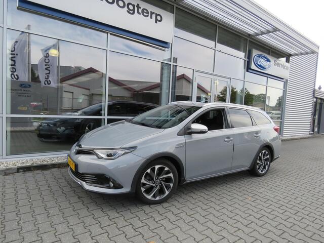 Toyota AURIS 1.8 Hybrid Volcano Edition NAVI,TREKHAAK,STOELVERWARMING,CRUISE CONTROL.