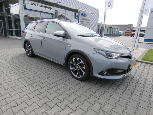 Toyota AURIS 1.8 Hybrid Volcano Edition NAVI,TREKHAAK,STOELVERWARMING,CRUISE CONTROL.