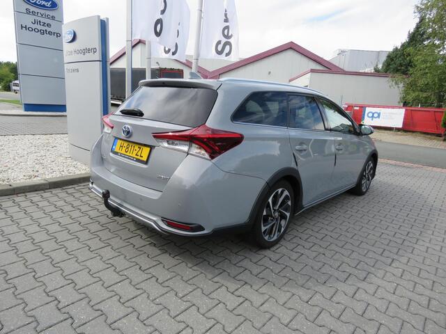 Toyota AURIS 1.8 Hybrid Volcano Edition NAVI,TREKHAAK,STOELVERWARMING,CRUISE CONTROL.
