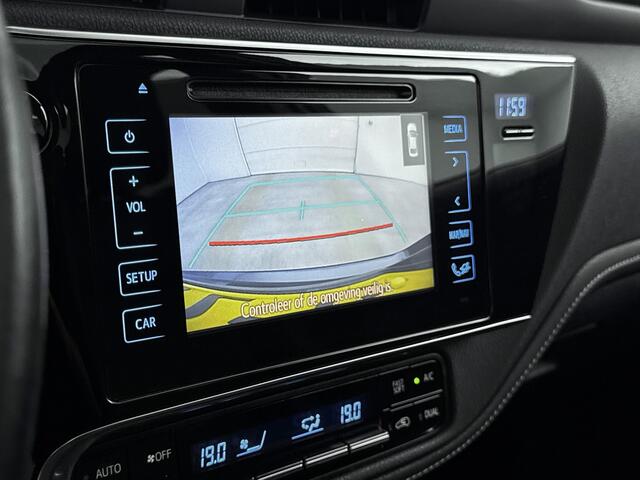 Toyota AURIS Touring Sports 1.8 Hybrid Lease pro | Navigatie | Panoramadak | Stoelverwarming | Parkeersensoren |