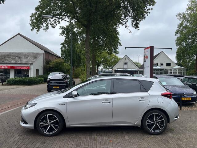 Toyota AURIS 1.8 HYBRID DYNAMIC AUTOMAAT / CAMERA / CRUISE CTR. / AIRCO-ECC / ELEK. RAMEN / 17'' LM-VELGEN