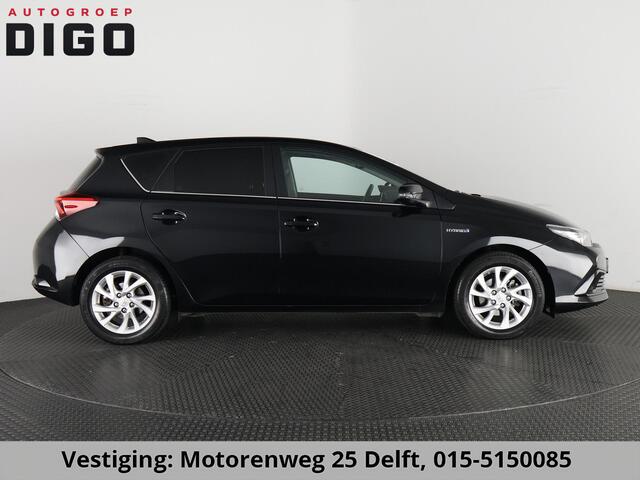 Toyota AURIS 1.8 HYBRIDE EXECUTIVE AUTOMAAT GARANTIE 2029! CAMERA.STOELVERWARMING . NAVIGATIE . CRUISE CONTROL .