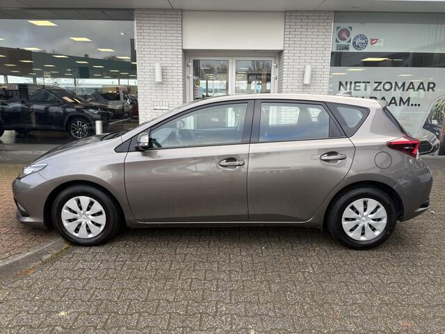 Toyota AURIS 1.3 Now | Trekhaak | Bluetooth | Climate control |