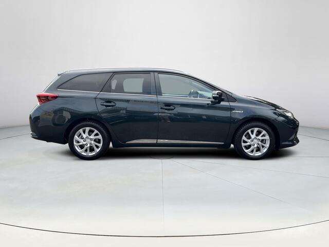 Toyota AURIS Touring Sports 1.8 Hybrid Dynamic | Navigatie | Bluetooth | Parkeercamera | Keyless entry | Licht metalen velgen |
