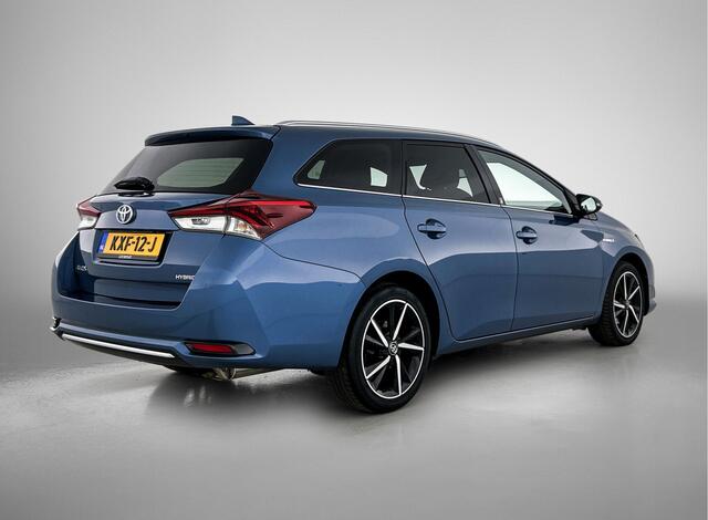 Toyota AURIS Touring Sports 1.8 Hybrid Dynamic Ultimate | Stoelverwarming | Climate Control | Cruise Control | DAB | Navigatie | Elektrisch verstel/inklapbare buitenspiegels | Achteruitrijcamera |