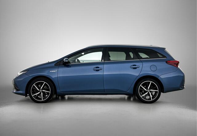 Toyota AURIS Touring Sports 1.8 Hybrid Dynamic Ultimate | Stoelverwarming | Climate Control | Cruise Control | DAB | Navigatie | Elektrisch verstel/inklapbare buitenspiegels | Achteruitrijcamera |