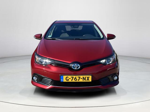 Toyota AURIS 1.8 Hybrid Black Edition | Cruise control | Licht metalen velgen | Bluetooth | Parkeercamera |