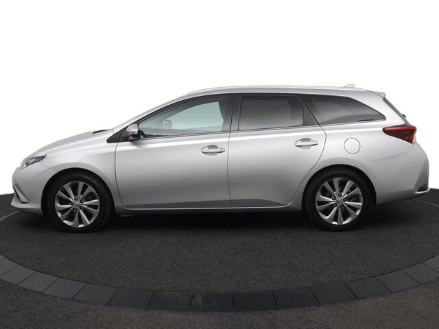Toyota AURIS Touring Sports 1.8 Hybrid Executive | Stoelverwarming | Trekhaak | Keyless | Cruisecontrol |