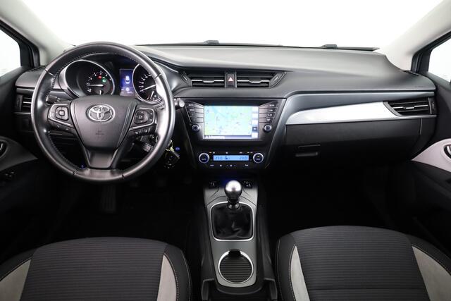 Toyota AVENSIS Touring Sports 1.8 VVT-i Executive Limited | Navigatie | Stoelverwarming |