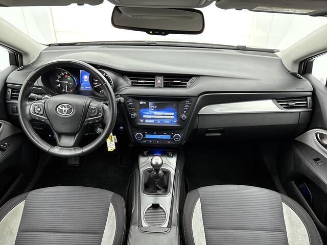 Toyota AVENSIS Touring Sports 1.8 VVT-i Dynamic | Stoelverwarming | Dealer Onderhouden | Navigatie | Climate Control | Cruise Control | SL 22