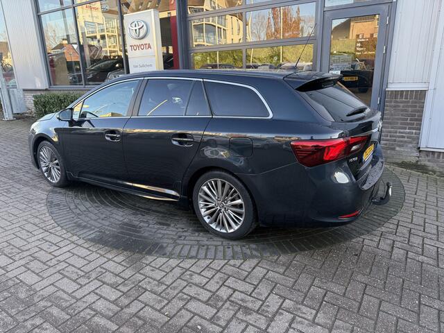 Toyota AVENSIS Touring Sports 2.0 VVT-i Executive Business Premium