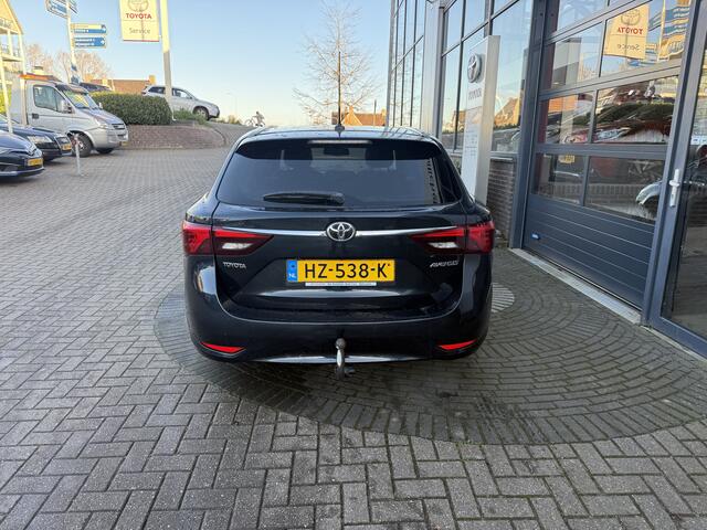 Toyota AVENSIS Touring Sports 2.0 VVT-i Executive Business Premium