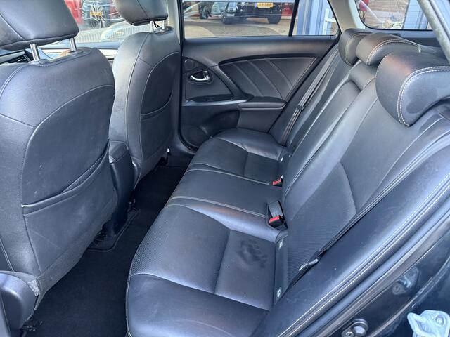 Toyota AVENSIS Touring Sports 2.0 VVT-i Executive Business Premium