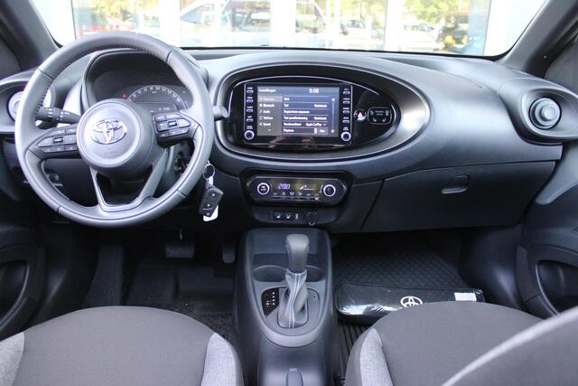 Toyota AYGO X 1.0 VVT-i MT 74PK AUTOMAAT PULSE CABRIO | CABRIODAK l AIRCO l NAVIGATIE | 17 "INCH LICHTMETALEN VELGEN | ACHTERUITRIJCAMERA | STOELVERWARMING | ADAPTIVE CRUISE CONTROL | CLIMATE CONTROL | DAB+ |