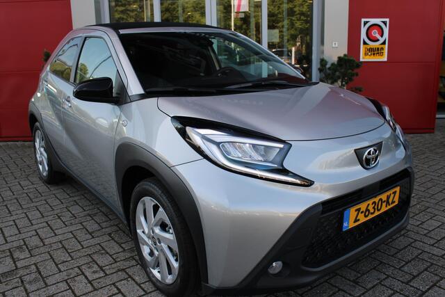 Toyota AYGO X 1.0 VVT-i MT 74PK AUTOMAAT PULSE CABRIO | CABRIODAK l AIRCO l NAVIGATIE | 17 "INCH LICHTMETALEN VELGEN | ACHTERUITRIJCAMERA | STOELVERWARMING | ADAPTIVE CRUISE CONTROL | CLIMATE CONTROL | DAB+ |