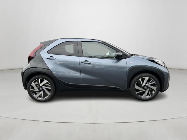 Toyota AYGO X 1.0 VVT-i MT envy | Persian salt metallic met zwart dak | Nieuw uit voorraad leverbaar |