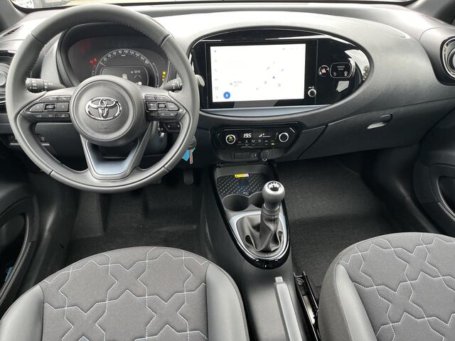 Toyota AYGO X 1.0 VVT-i MT envy | Persian salt metallic met zwart dak | Nieuw uit voorraad leverbaar |