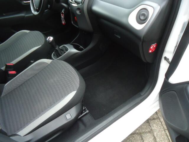 Toyota AYGO 1.0 VVT-i x-clusiv