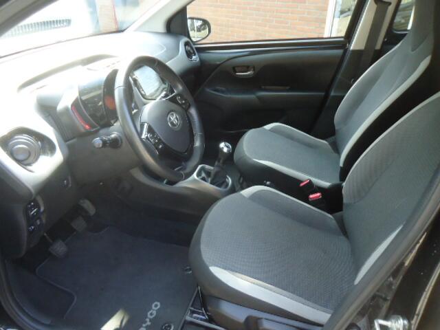 Toyota AYGO 1.0 VVT-i x-play