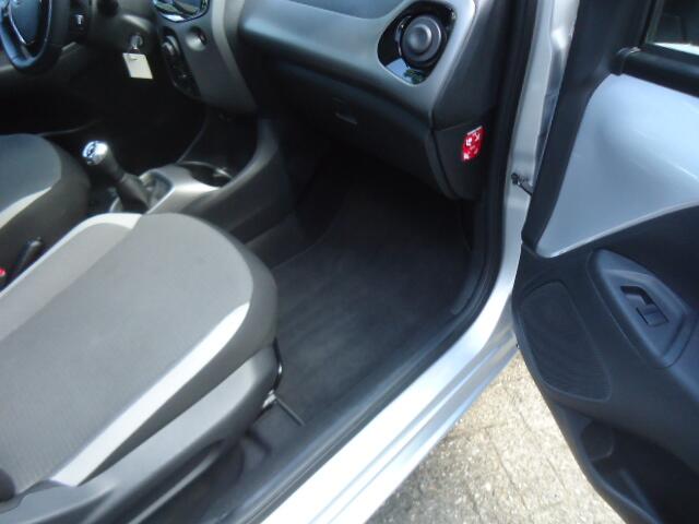 Toyota AYGO 1.0 VVT-i x-play