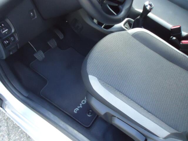 Toyota AYGO 1.0 VVT-i x-play