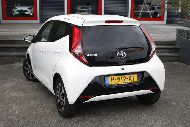 Toyota AYGO 1.0 VVT-i x-joy