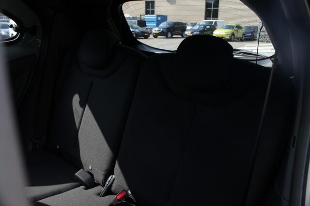 Toyota AYGO 1.0 VVT-i Team Deutschland - LED Pakket - Comfort Pakket