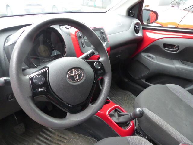 Toyota AYGO 1.0 VVT-i x-fun