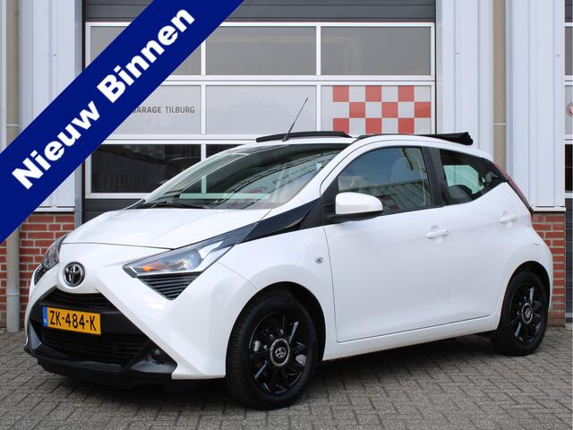 Toyota AYGO 1.0 VVT-i X-Play Limited Cabrio /LED/Elek. Schuifdak/Achteruitrijcamera/Elek. ramen/Apple carplay/AIRCO/15'LM/CV/NAP! 1e eig!