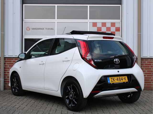Toyota AYGO 1.0 VVT-i X-Play Limited Cabrio /LED/Elek. Schuifdak/Achteruitrijcamera/Elek. ramen/Apple carplay/AIRCO/15'LM/CV/NAP! 1e eig!