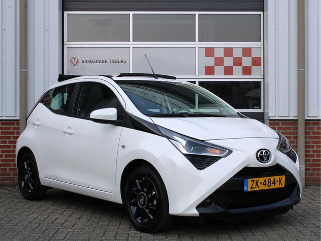 Toyota AYGO 1.0 VVT-i X-Play Limited Cabrio /LED/Elek. Schuifdak/Achteruitrijcamera/Elek. ramen/Apple carplay/AIRCO/15'LM/CV/NAP! 1e eig!