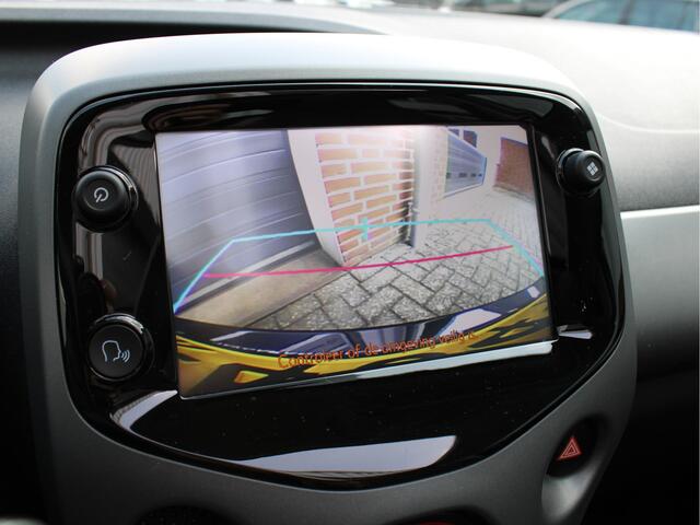Toyota AYGO 1.0 VVT-i X-Play Limited Cabrio /LED/Elek. Schuifdak/Achteruitrijcamera/Elek. ramen/Apple carplay/AIRCO/15'LM/CV/NAP! 1e eig!