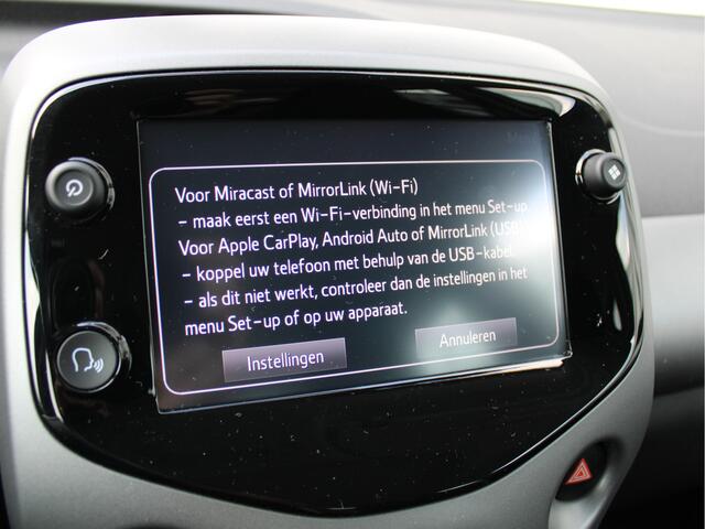 Toyota AYGO 1.0 VVT-i X-Play Limited Cabrio /LED/Elek. Schuifdak/Achteruitrijcamera/Elek. ramen/Apple carplay/AIRCO/15'LM/CV/NAP! 1e eig!