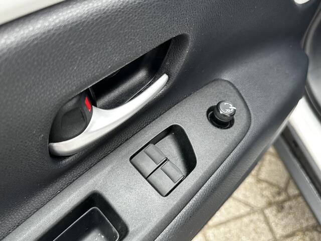 Toyota AYGO X 1.0 VVT-i S-CVT play Automaat, hoge instap, Apple carplay, android auto, Adaptieve cruise control, Airco ETC.