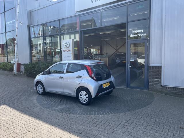 Toyota AYGO 1.0 VVT-i x-fun