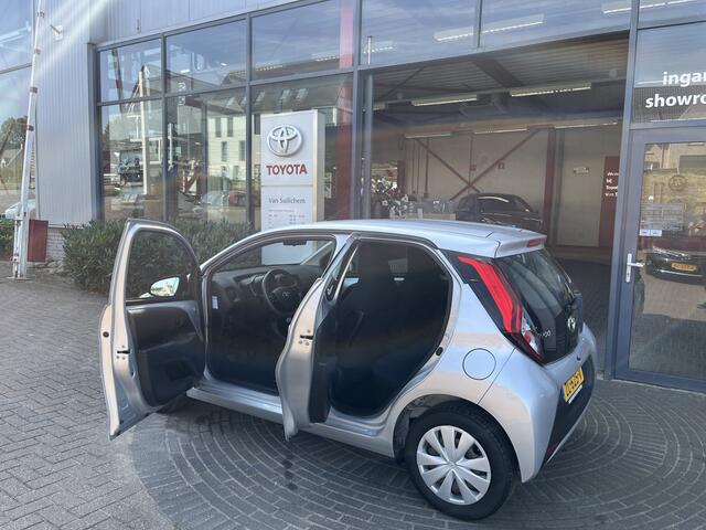 Toyota AYGO 1.0 VVT-i x-fun